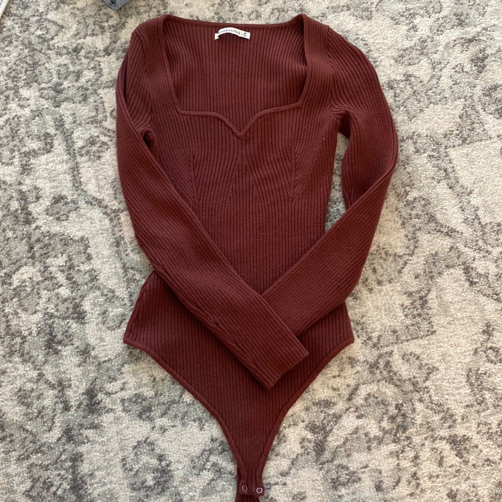Super cute, worn once abercrombie body suit
